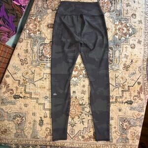 Alo Yoga Camo Leggings Full Length Athletic Yoga Workout Pants Size Medium
